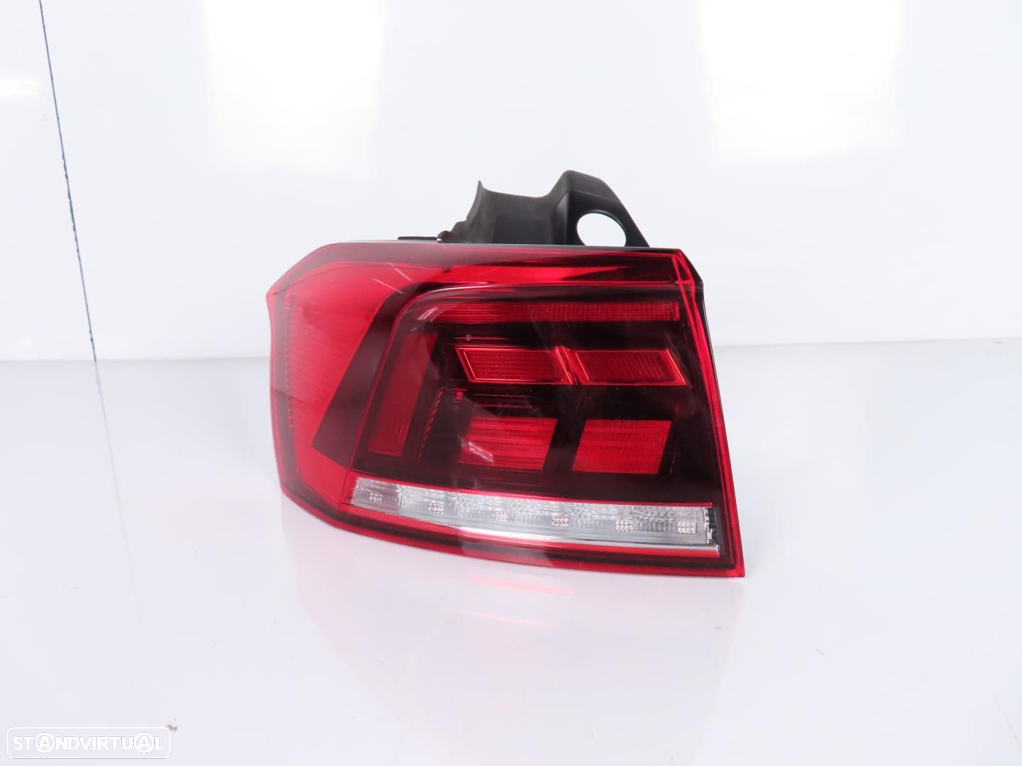 Farolim LED Esquerdo/Trás Usado / Original VW PASSAT Variant (3G5/CB5) 3G9945095... - 3