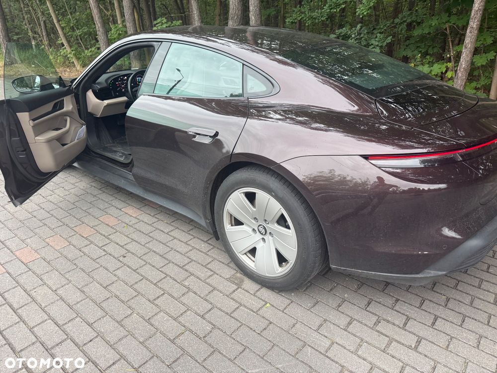 Porsche Taycan Standard - 5