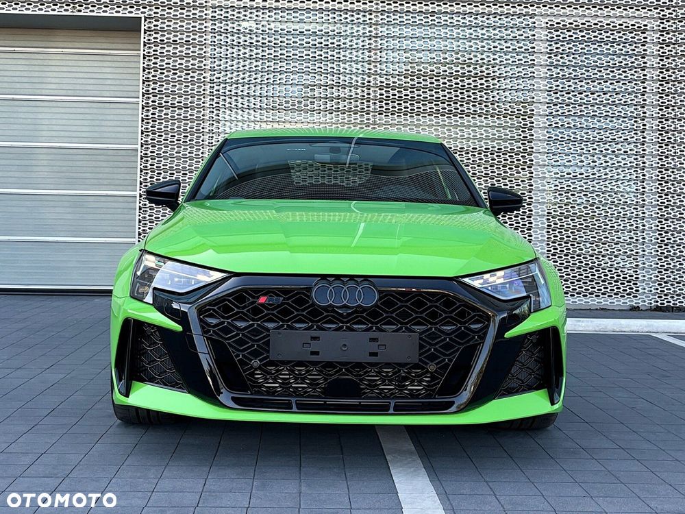 Audi RS3 Limousine - 12