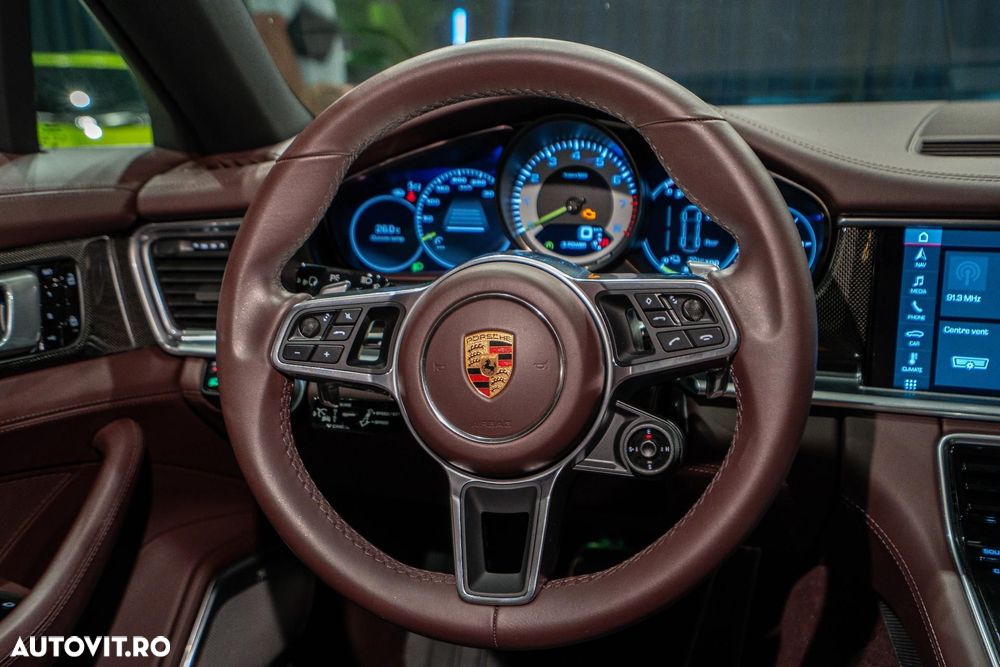 Porsche Panamera - 26