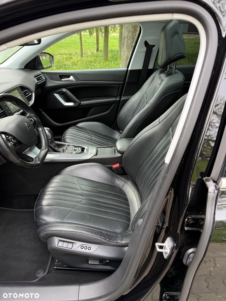 Peugeot 308 PureTech 130 GPF EAT8 Stop & Start Allure Pack - 15