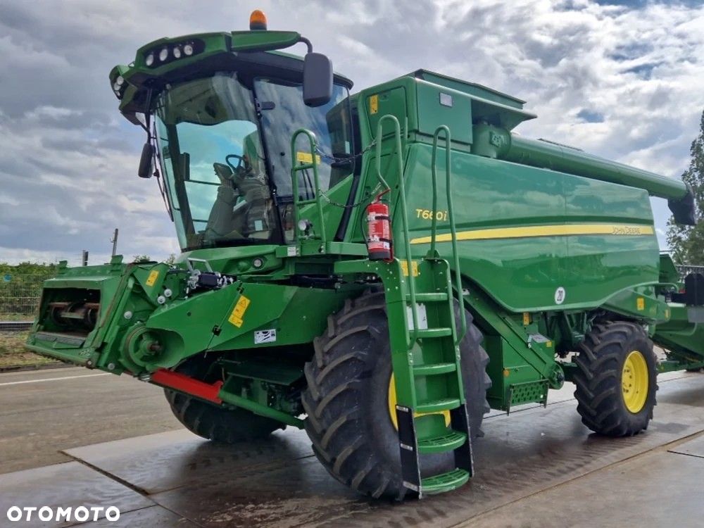 John Deere T660I - 21