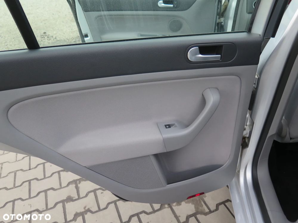 Volkswagen Golf Plus - 25