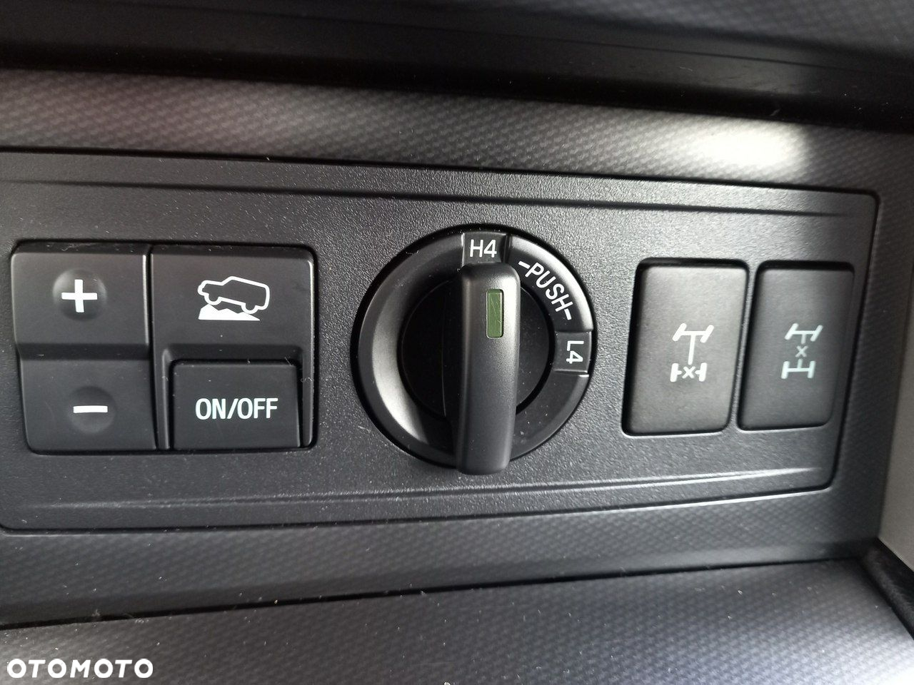 Toyota Land Cruiser - 38