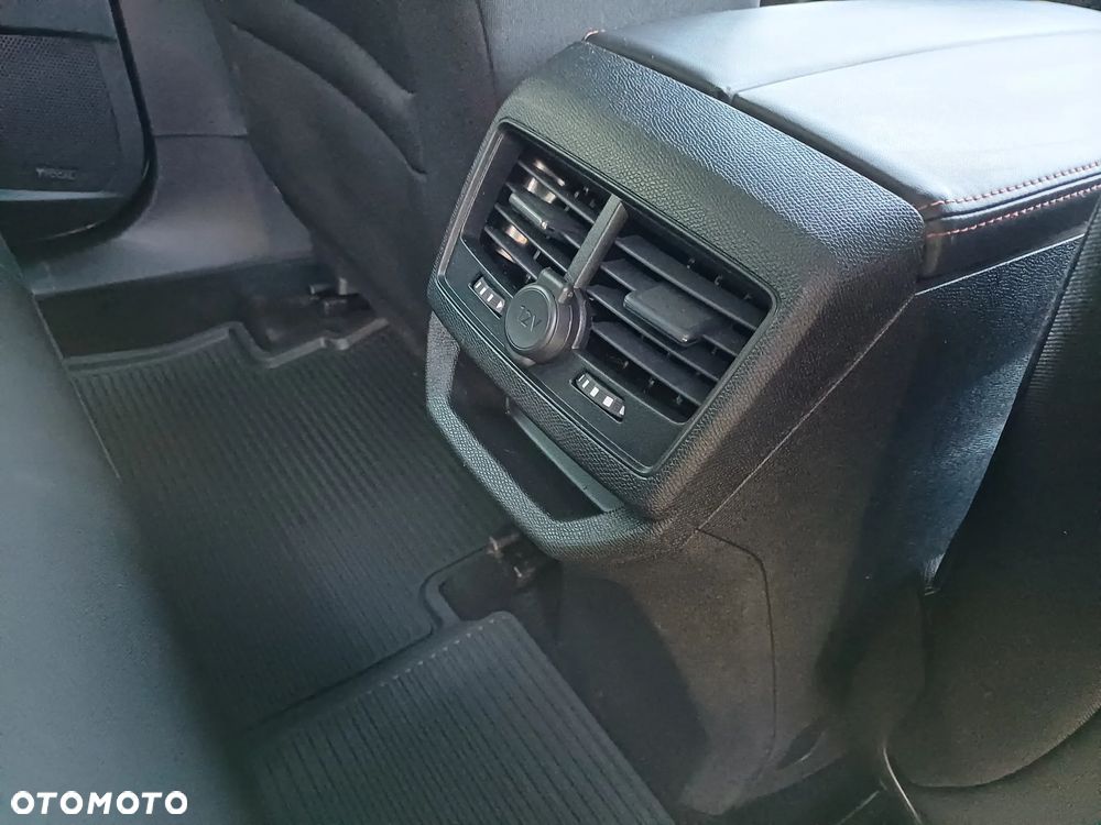 Peugeot 3008 BlueHDi 130 Stop & Start EAT8 Allure - 26