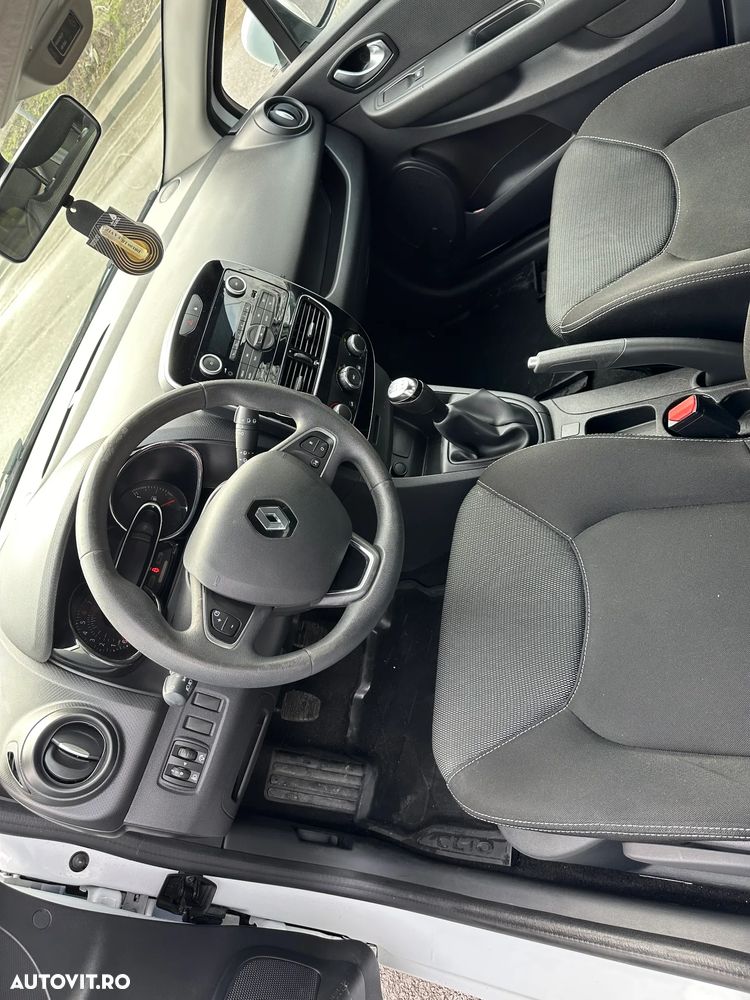 Renault Clio - 11