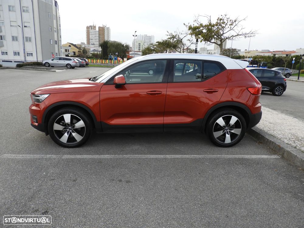 Volvo XC 40 2.0 D4 Momentum Plus AWD - 8