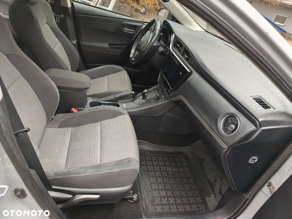 Toyota Auris Hybrid 135 Selection - 12
