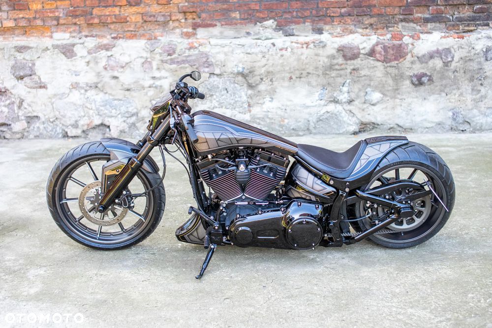 Harley-Davidson Softail Breakout - 5