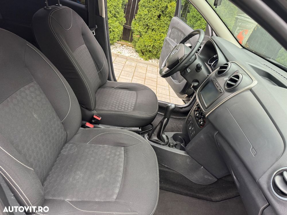 Dacia Logan TCe 90 S&S Stepway Celebration - 13