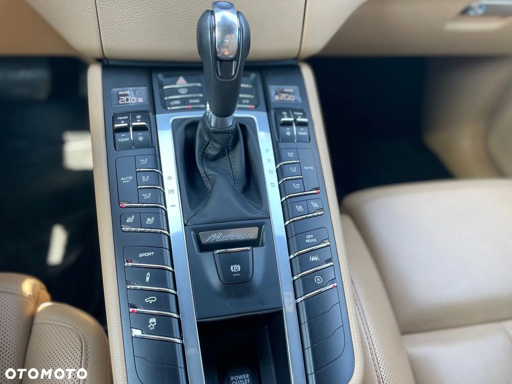 Porsche Macan - 30