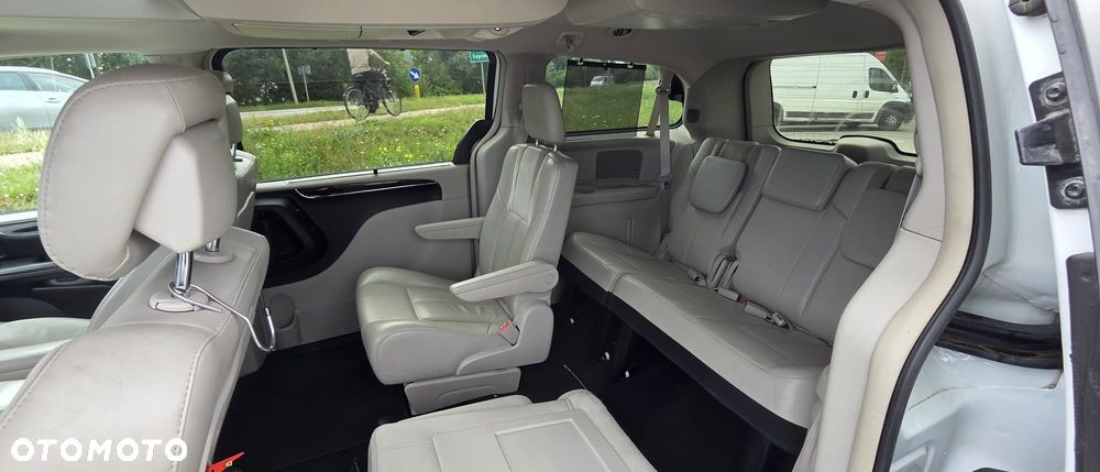 Chrysler Town & Country 3.6 Limited - 22