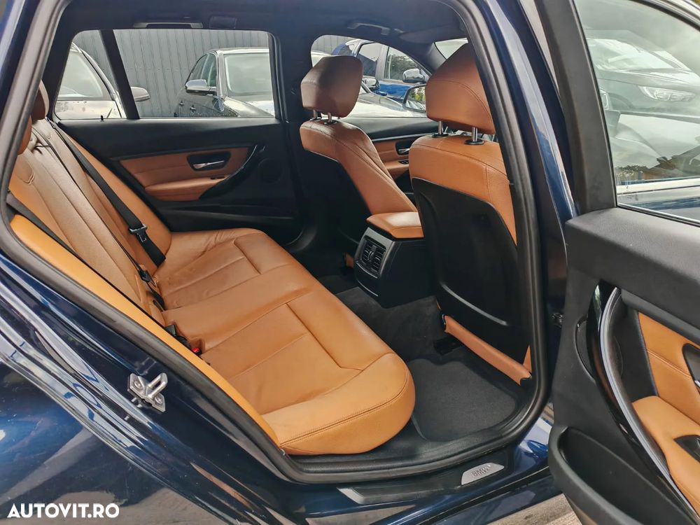 BMW Seria 3 320i Touring Sport-Aut. Luxury Line - 7