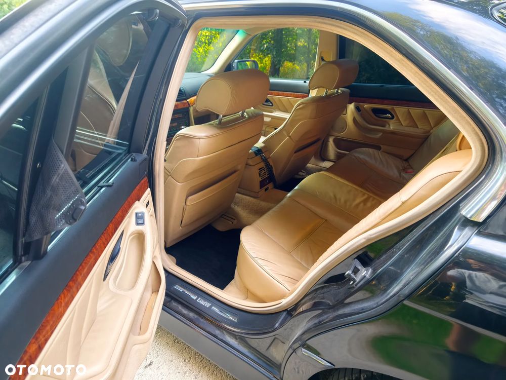 BMW Seria 7 740i - 11