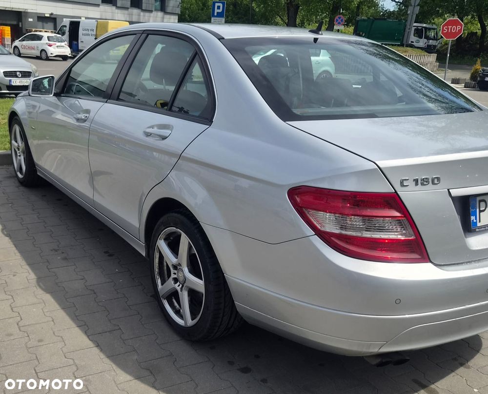 Mercedes-Benz Klasa C 180 CGI Automatik BlueEFFICIENCY - 11