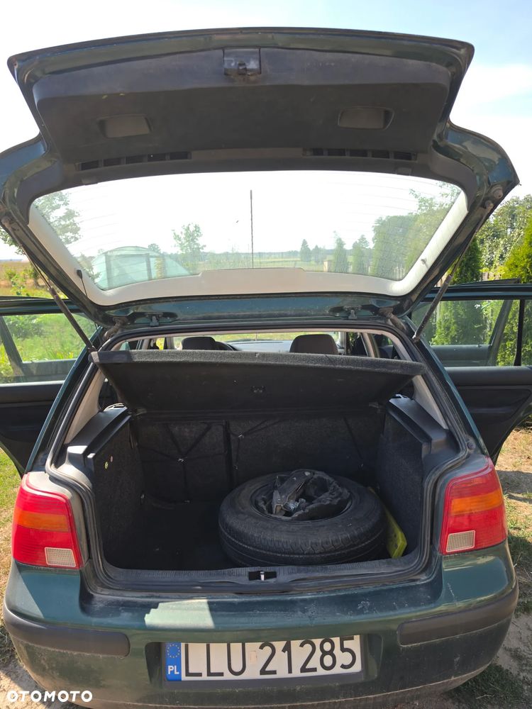 Volkswagen Golf 1.6 Comfortline - 5
