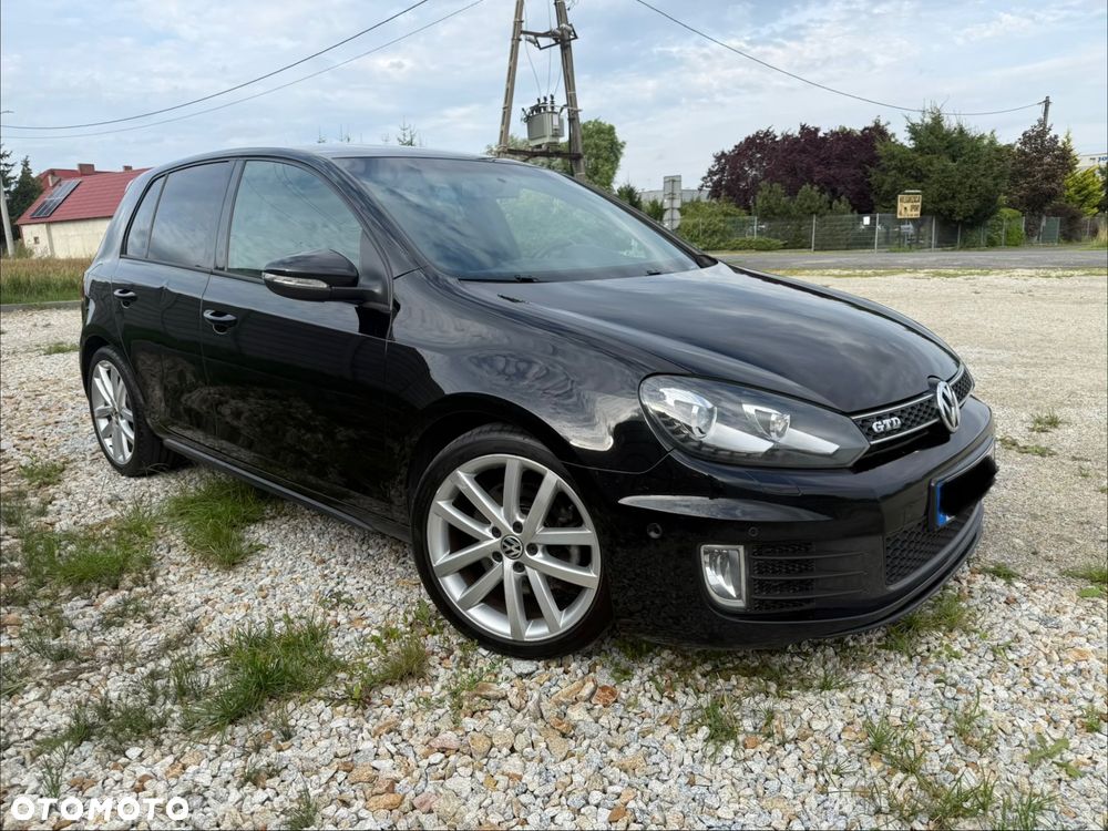 Volkswagen Golf - 1