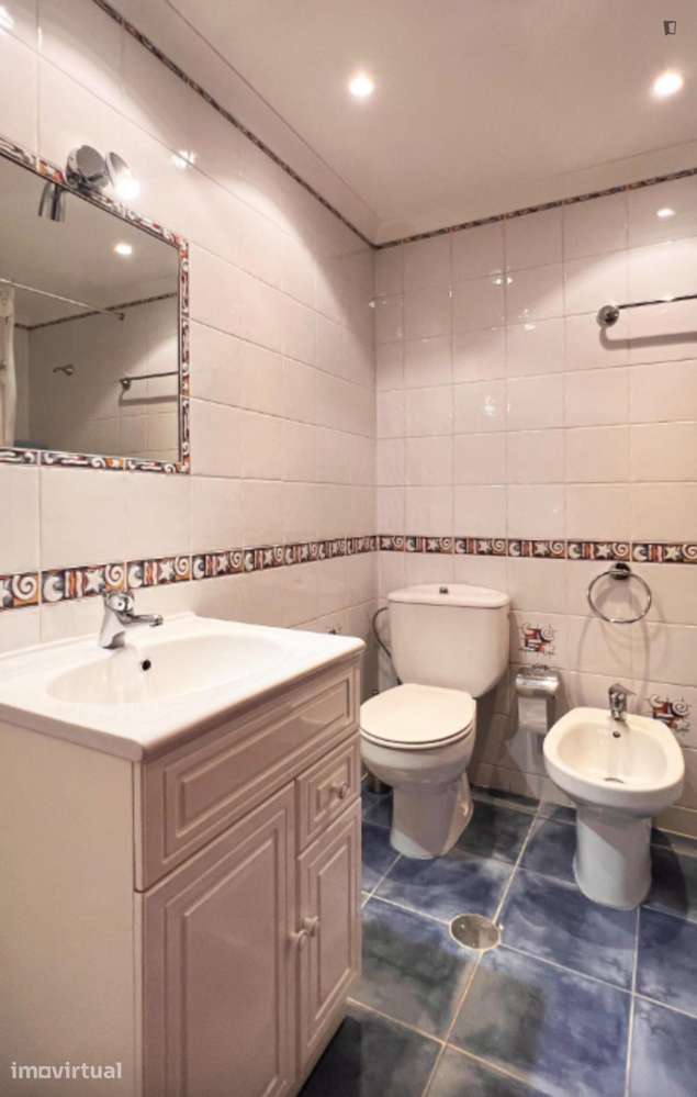 Quarto - localizado em Casal do Bispo Coimbra - Grande imagem: 4/15