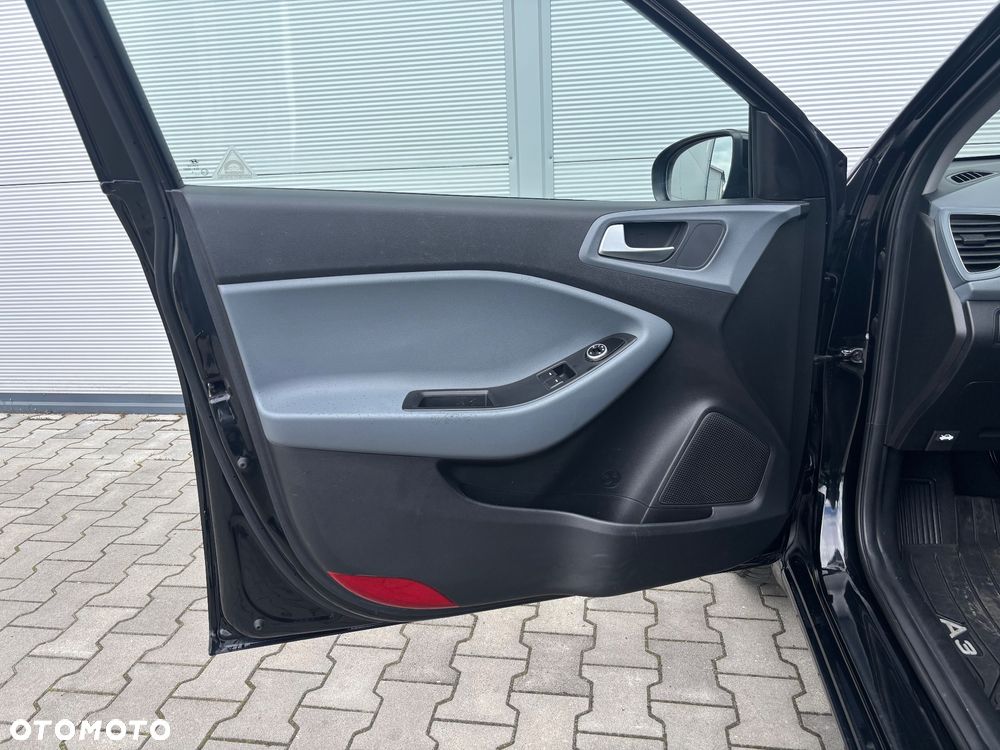 Hyundai i20 blue 1.2 Classic - 22