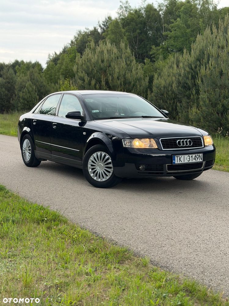 Audi A4 Limousine - 1