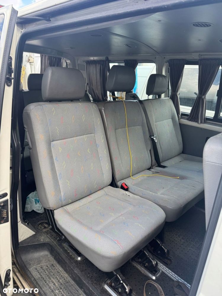 VW T5 2,0TDI 03-15r fotele kanapy 9 os - 1