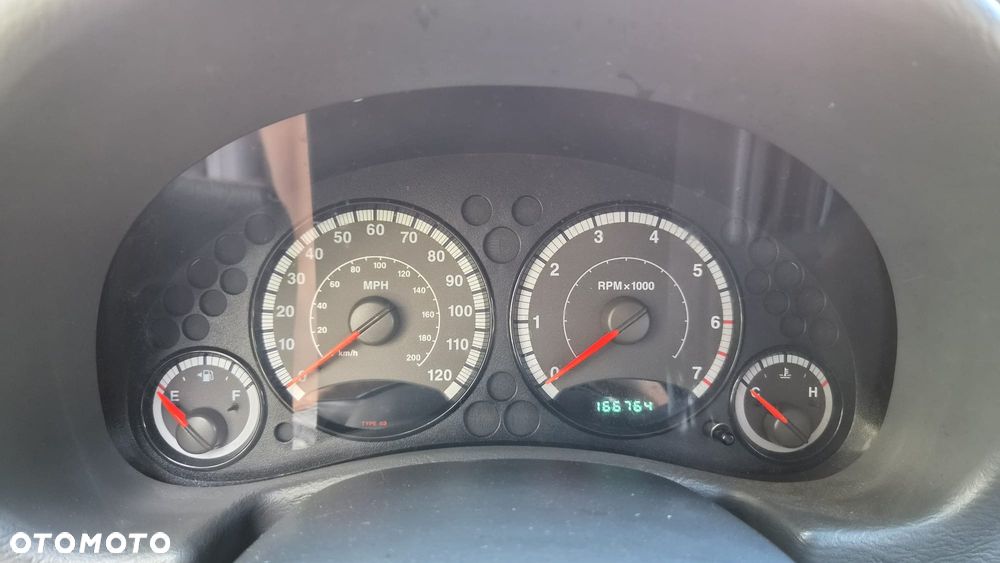 Jeep Liberty - 15