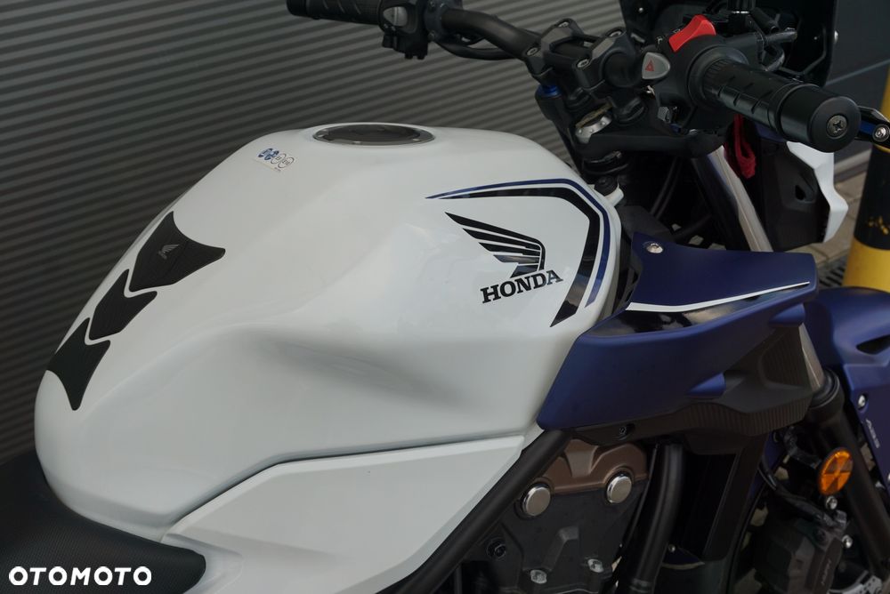 Honda CB - 8