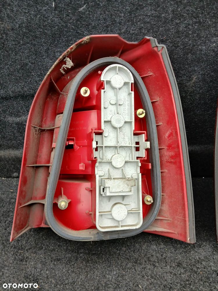 Audi A4 B5 Kombi lampa tylna lewa, prawa - 4