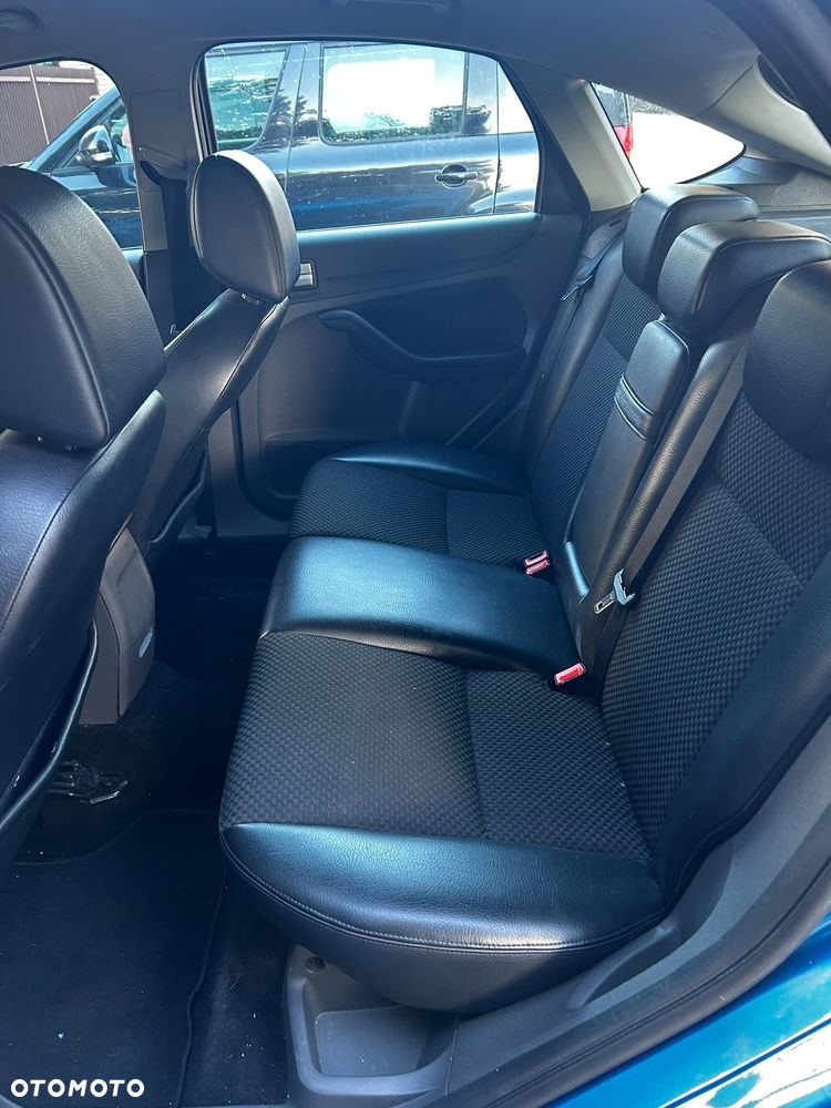 Ford Focus 2.0 Ghia - 4