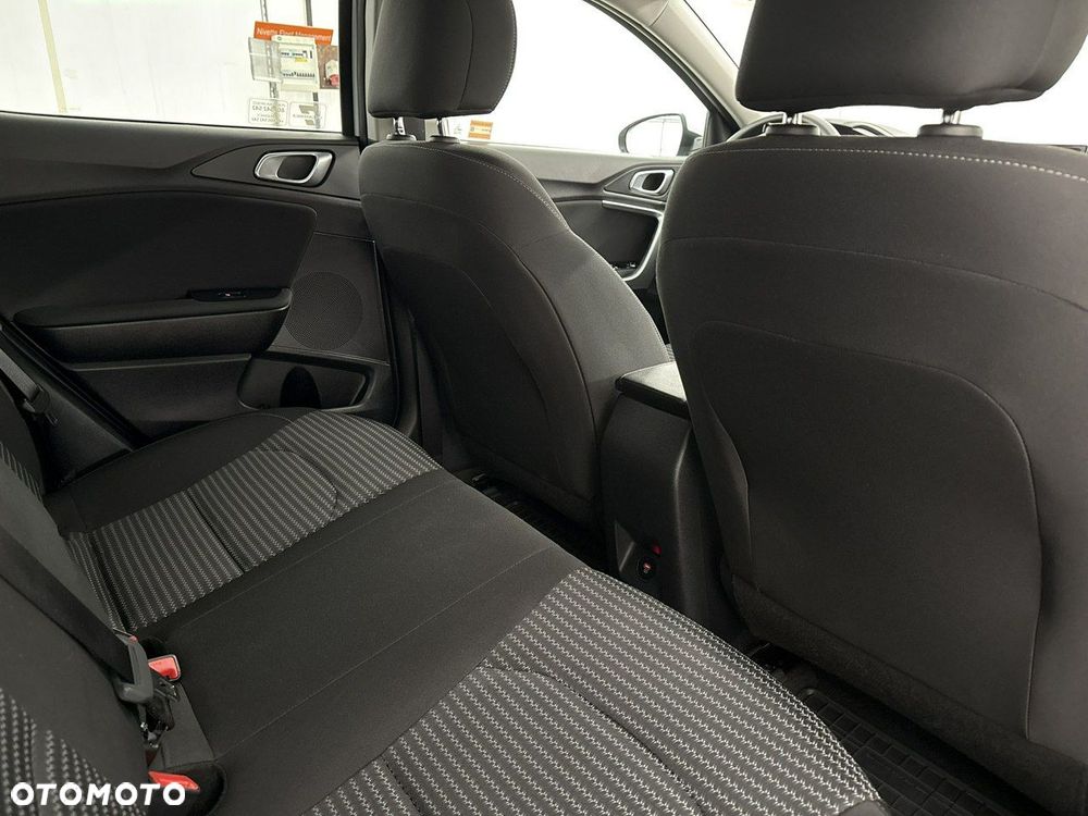 Kia XCeed - 24