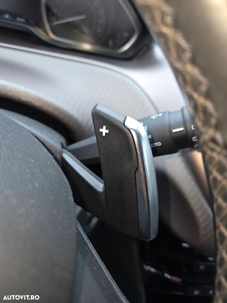 Peugeot 2008 82 e-VTI ETG5 Allure - 9