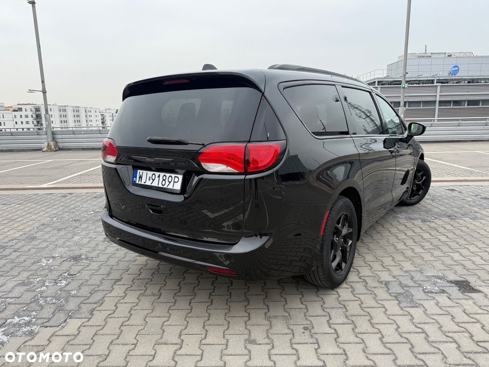 Chrysler Pacifica - 7