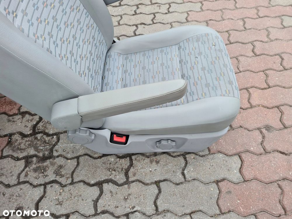 VW T5 LIFT fotel kierowcy podłokietnik PALACE - 5