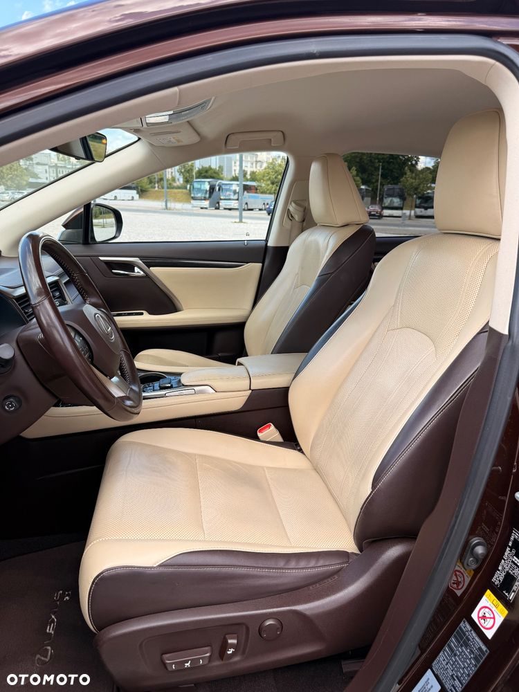 Lexus RX - 9