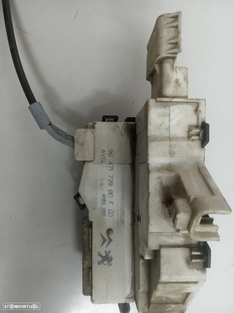 FECHADURA PORTA FRONTAL ESQUERDA CITROEN C4 I 2005 -9673980F03 - 2
