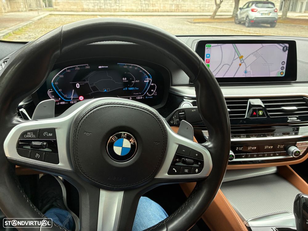 BMW 530 e iPerformance Pack M — fotografia 9
