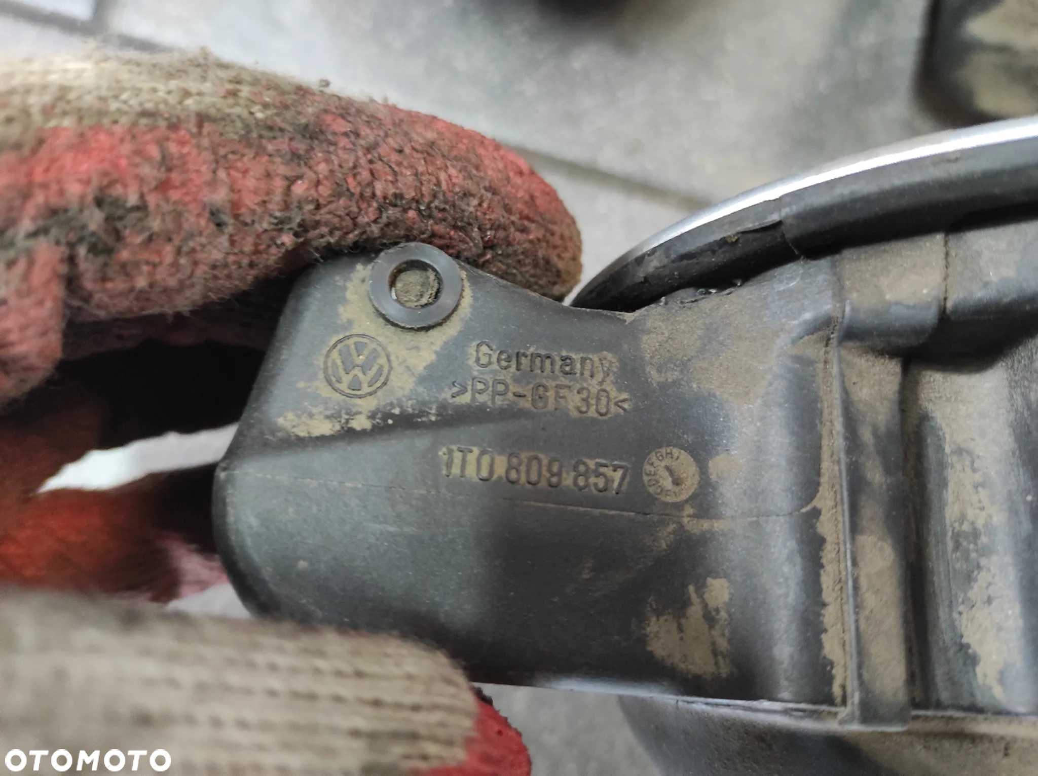 Klapka Wlewu Paliwa VW TOURAN RÓŻNE KOLORY - 2