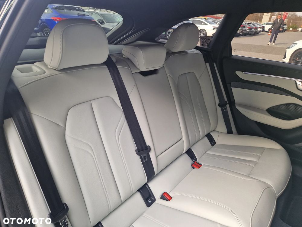 Audi A6 Avant e-Hybrid 220 kW Quattro S tronic - 14