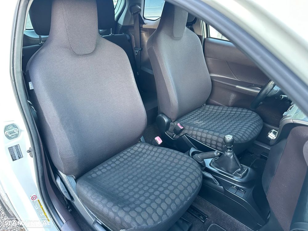Toyota iQ 1.4 D-4D - 8