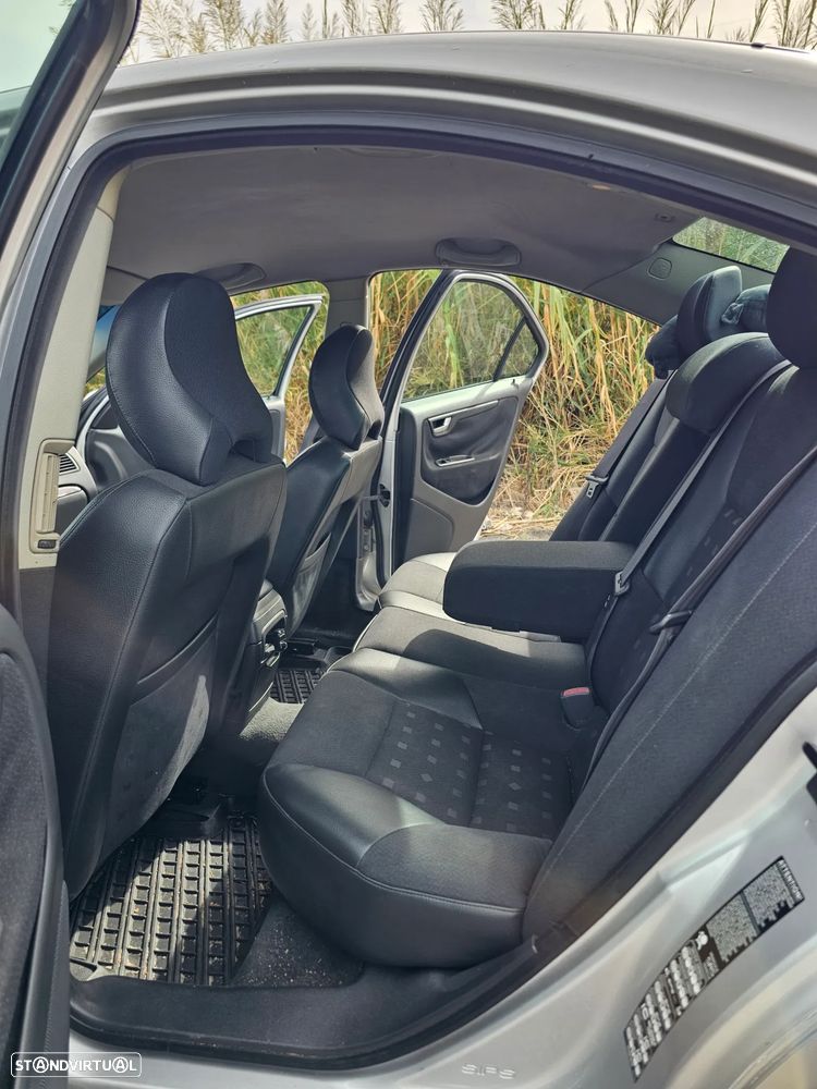Volvo S60 2.0 T Optima - 9