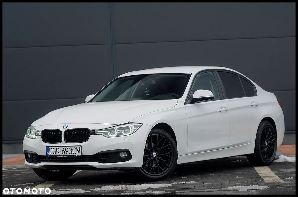 BMW Seria 3 318i - 15