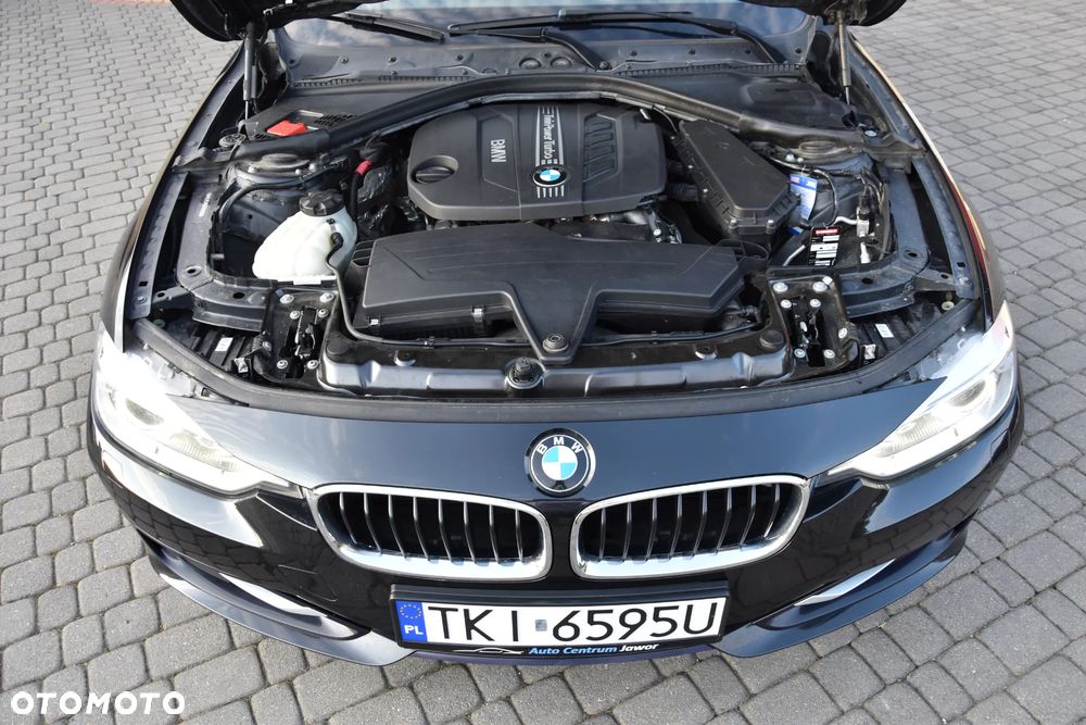 BMW Seria 3 320d Sport Line - 17