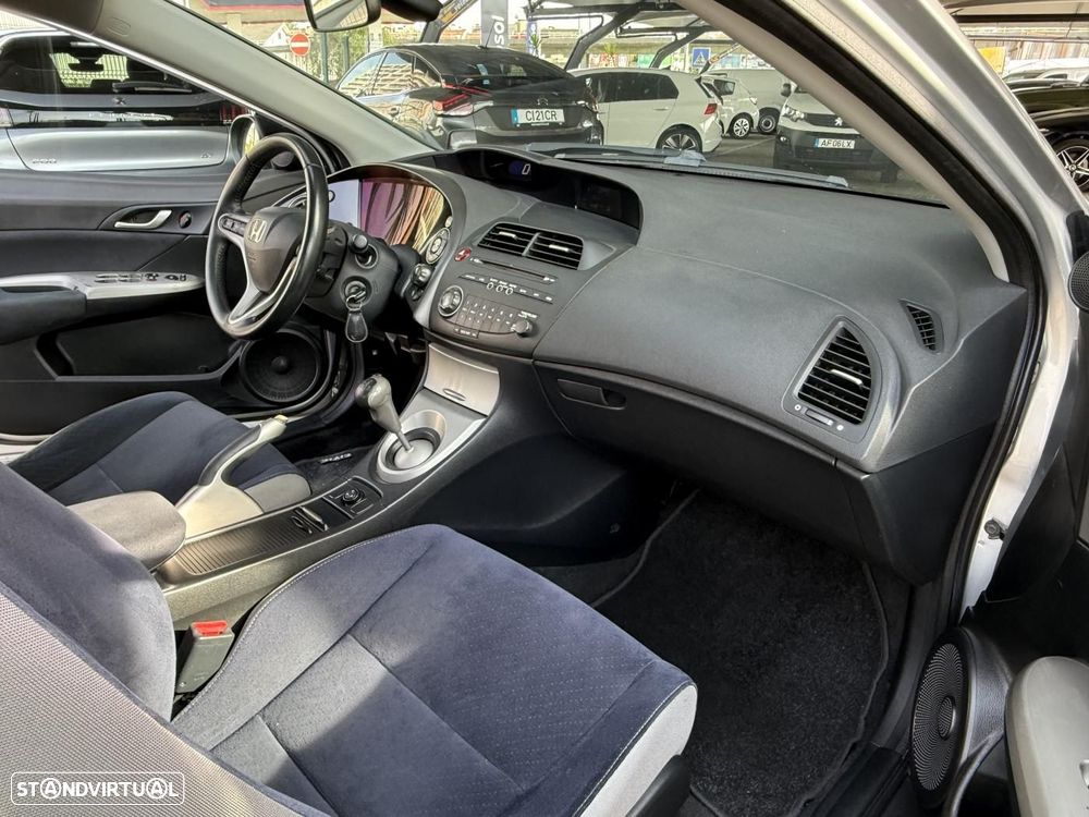 Honda Civic 1.4 Comfort - 25