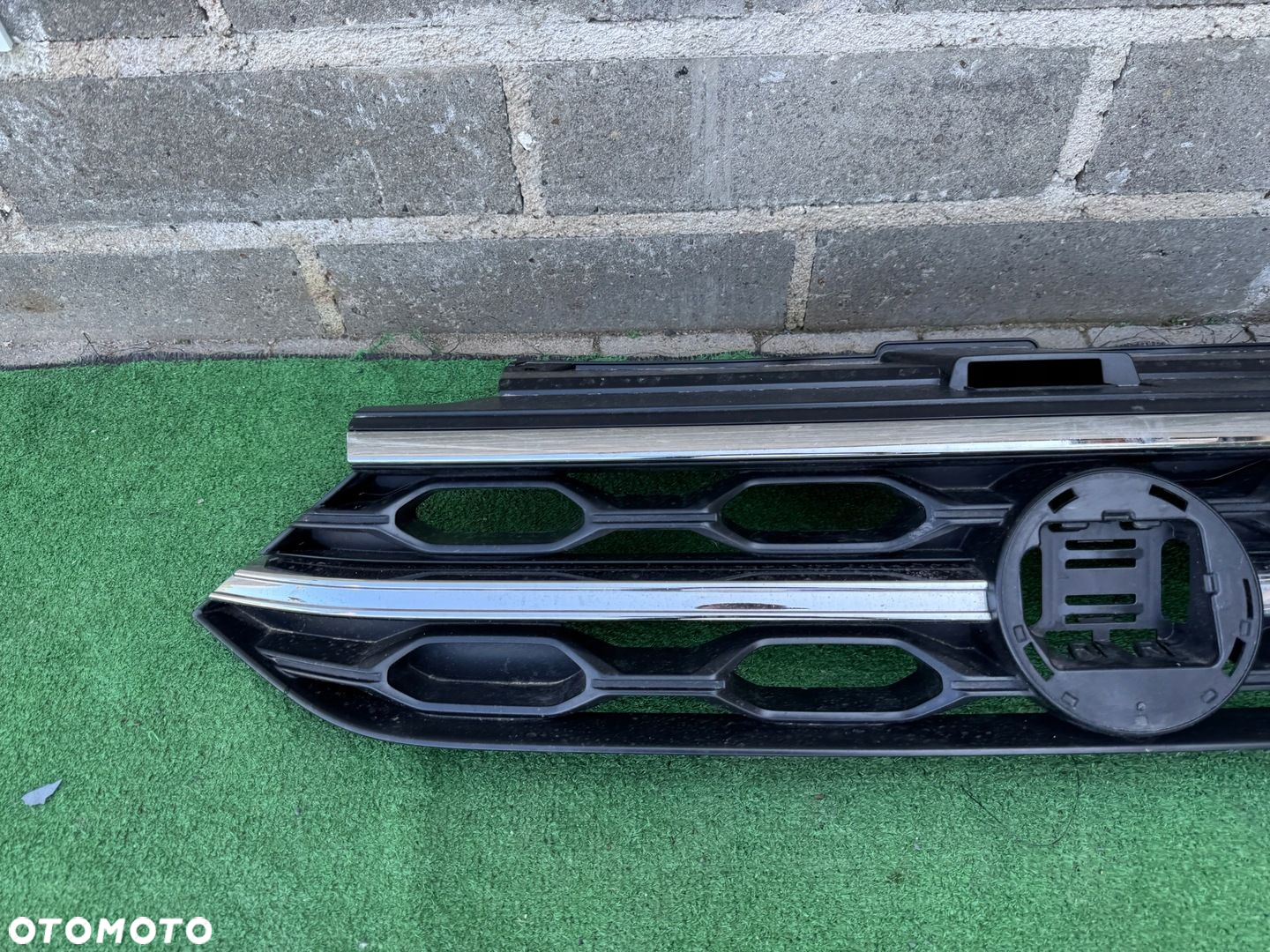 VW T-ROC LIFT R-LINE 21- GRILL ATRAPA PRZÓD 2GA853653H 2GA853651 - 2