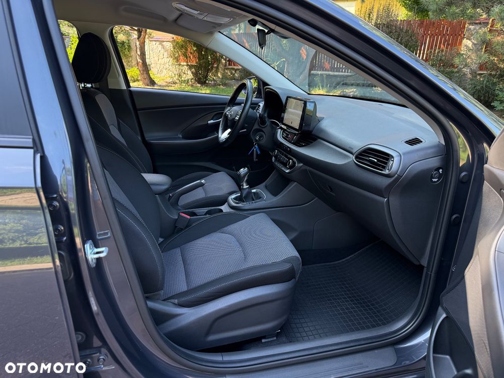 Hyundai i30 1.5 DPI Classic + - 11