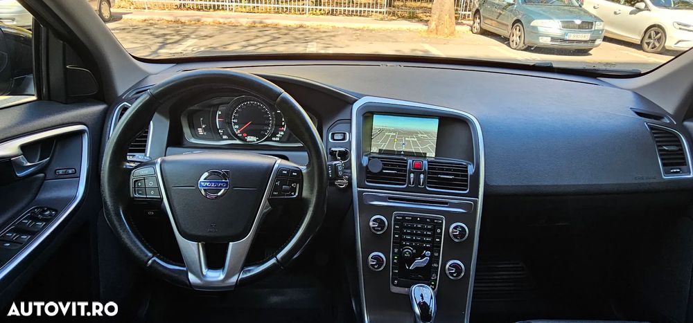 Volvo XC 60 D5AWD Summum - 14