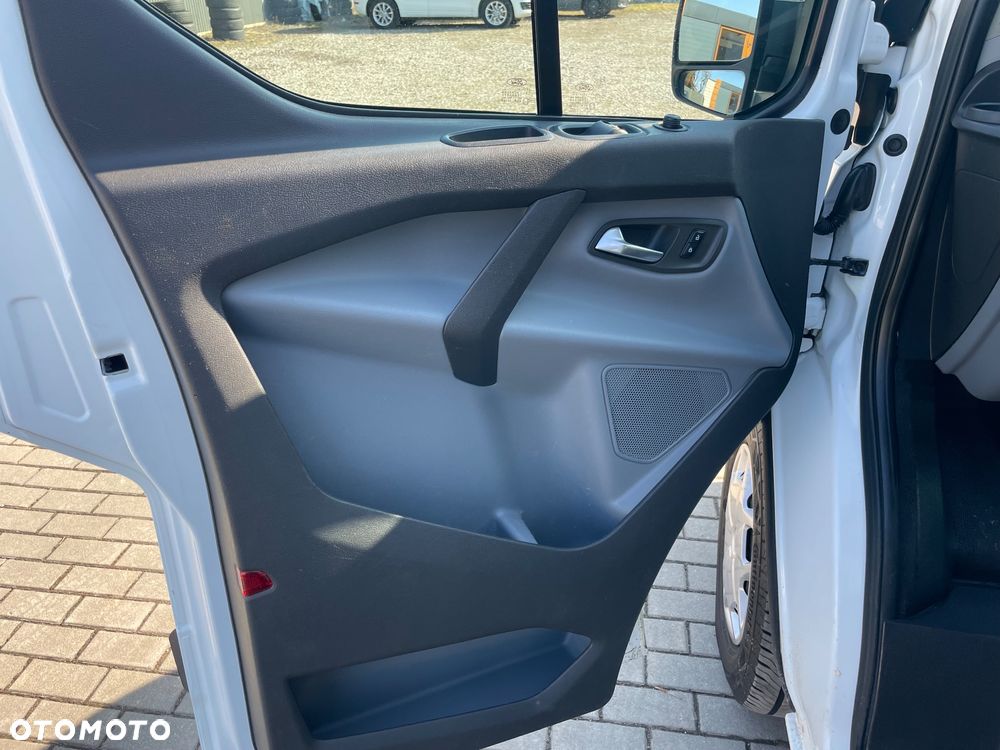Ford Transit Custom - 32