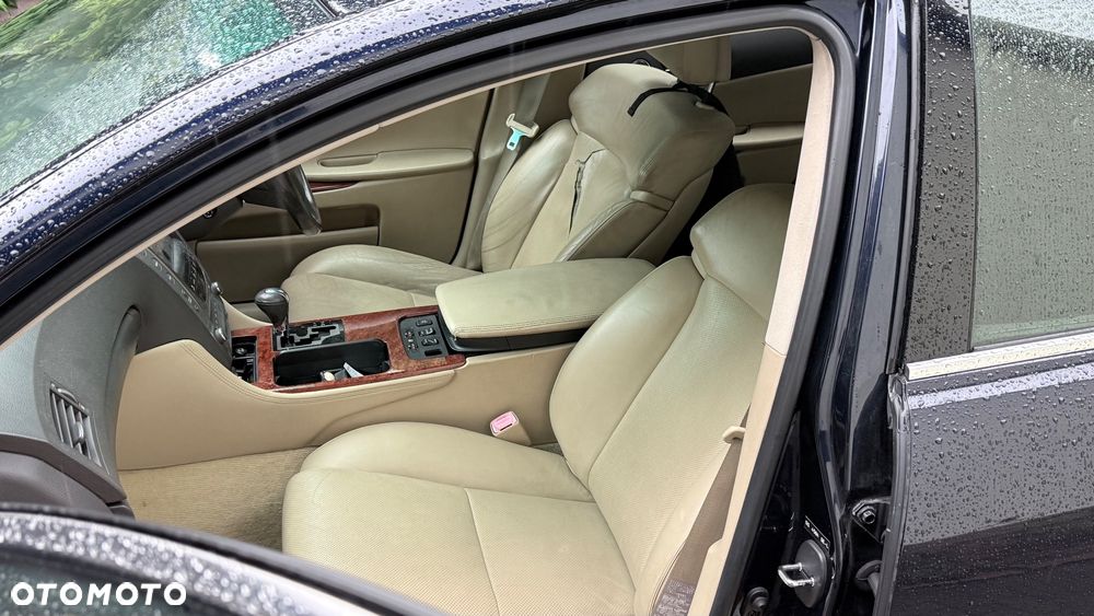 Lexus GS - 10