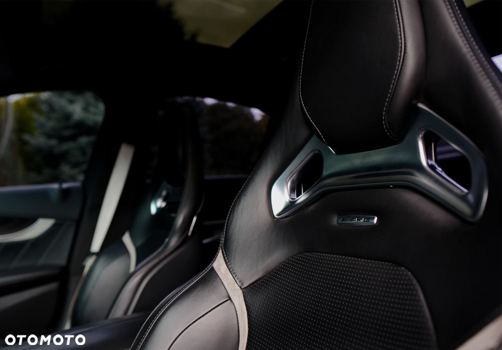 Mercedes-Benz Klasa C AMG 63 S AMG Speedshift 7G-MCT - 22