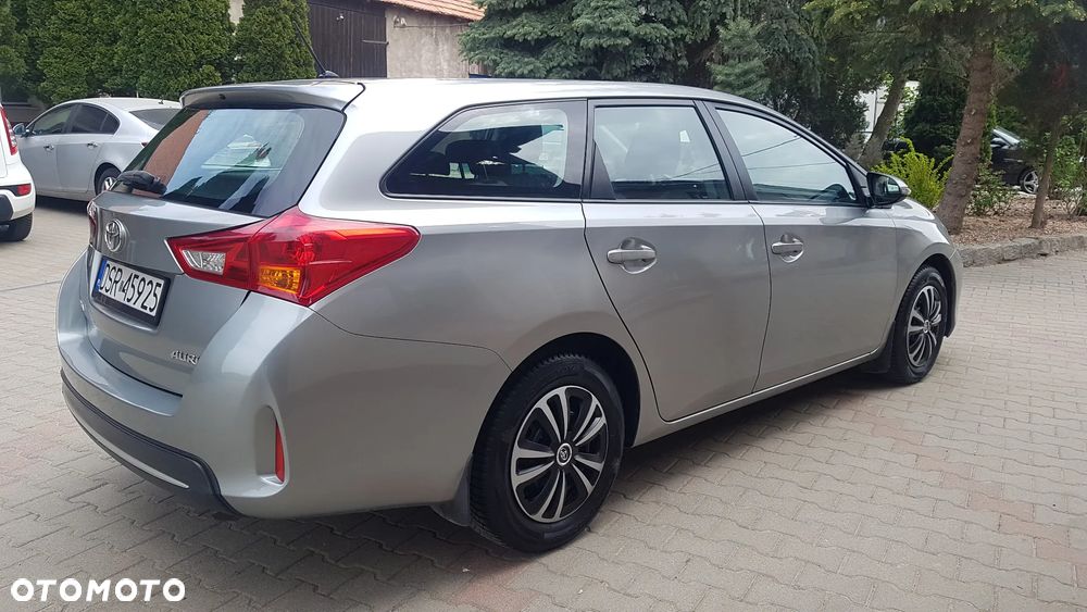 Toyota Auris - 4